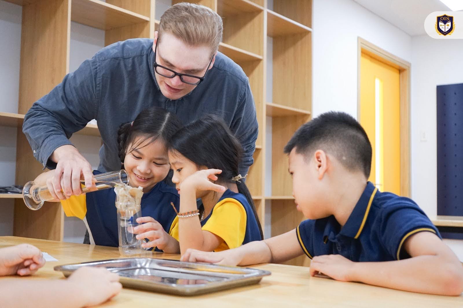 Học thông qua trải nghiệm